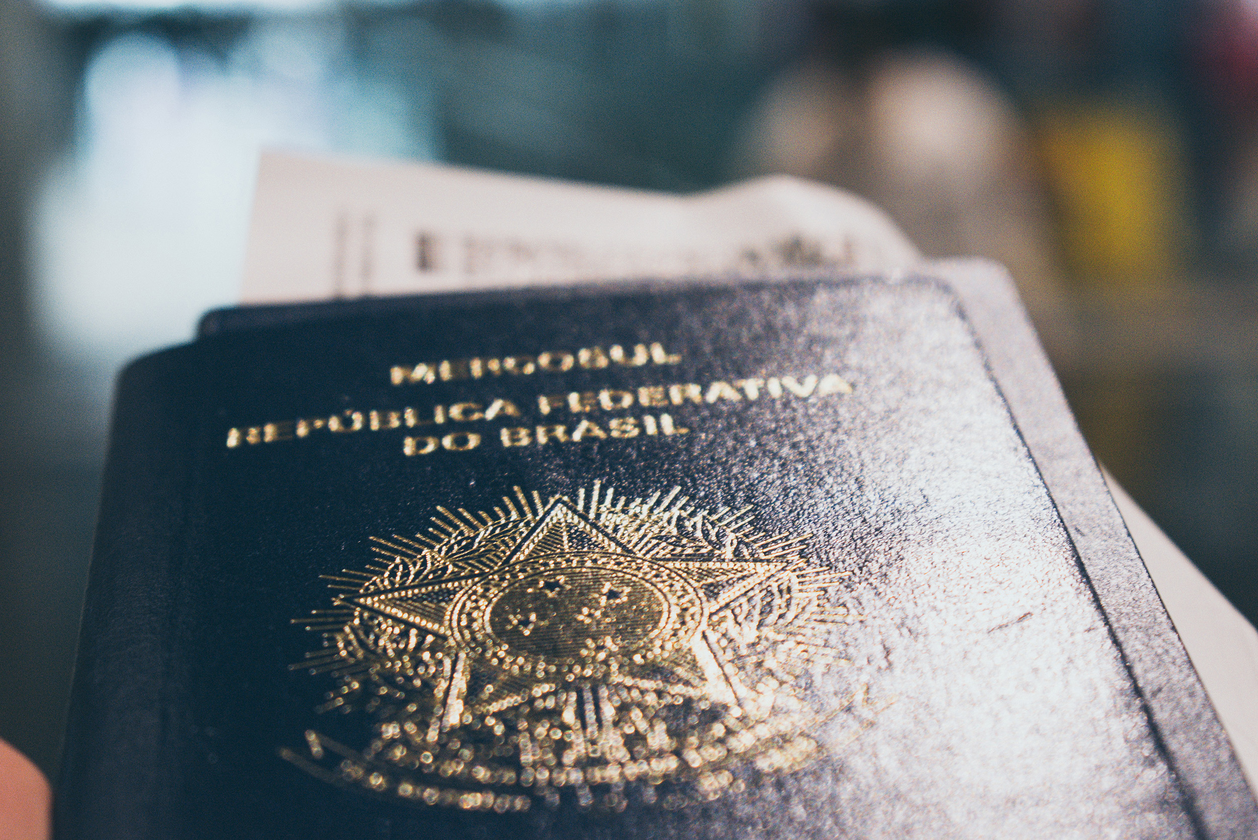 Medida de apreensão do passaporte para garantir execução é mantida pelo