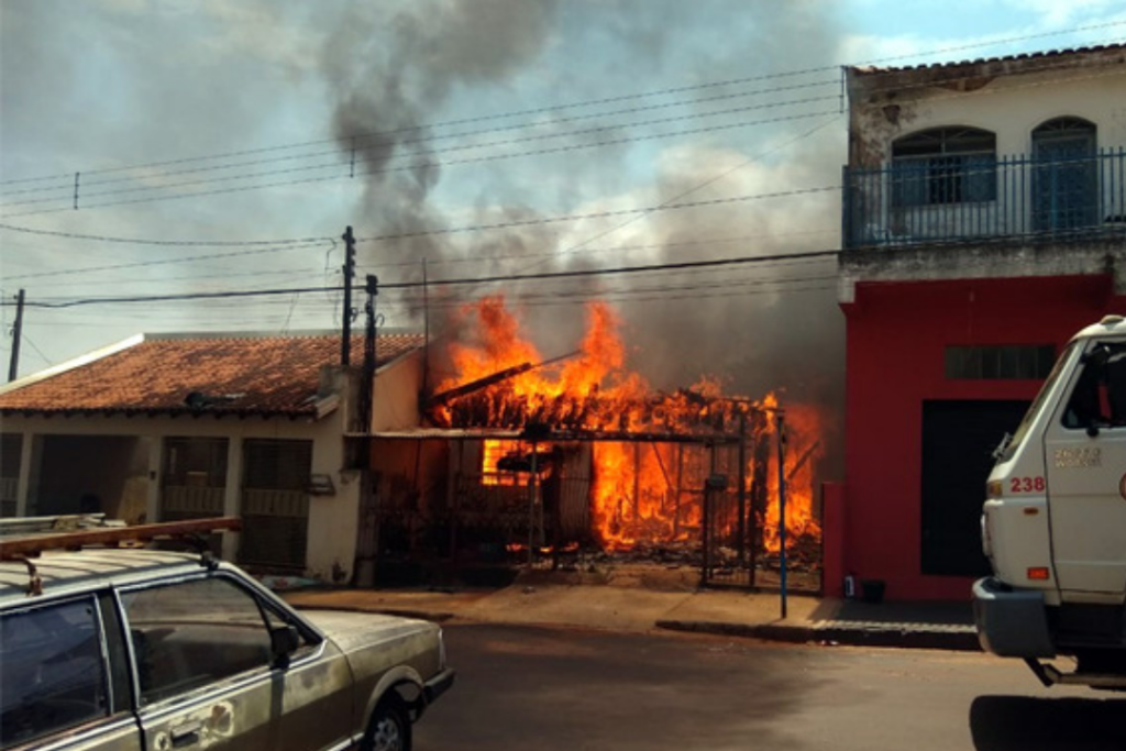 Seguradoras ainda calculam perdas com incêndios