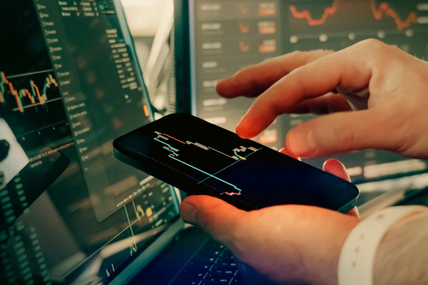 Transferências de criptoativos para carteiras próprias acima de US$ 10 mil passam a ser comunicadas ao Coaf: o que advogados precisam observar?